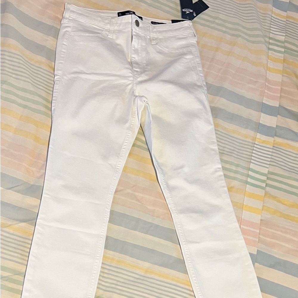 ULTRA HIGH-RISE WHITE JEANS